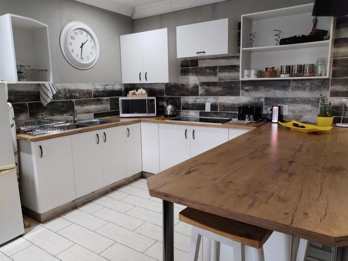 Villa Mariss Guesthouse Kraaifontein Luaran gambar