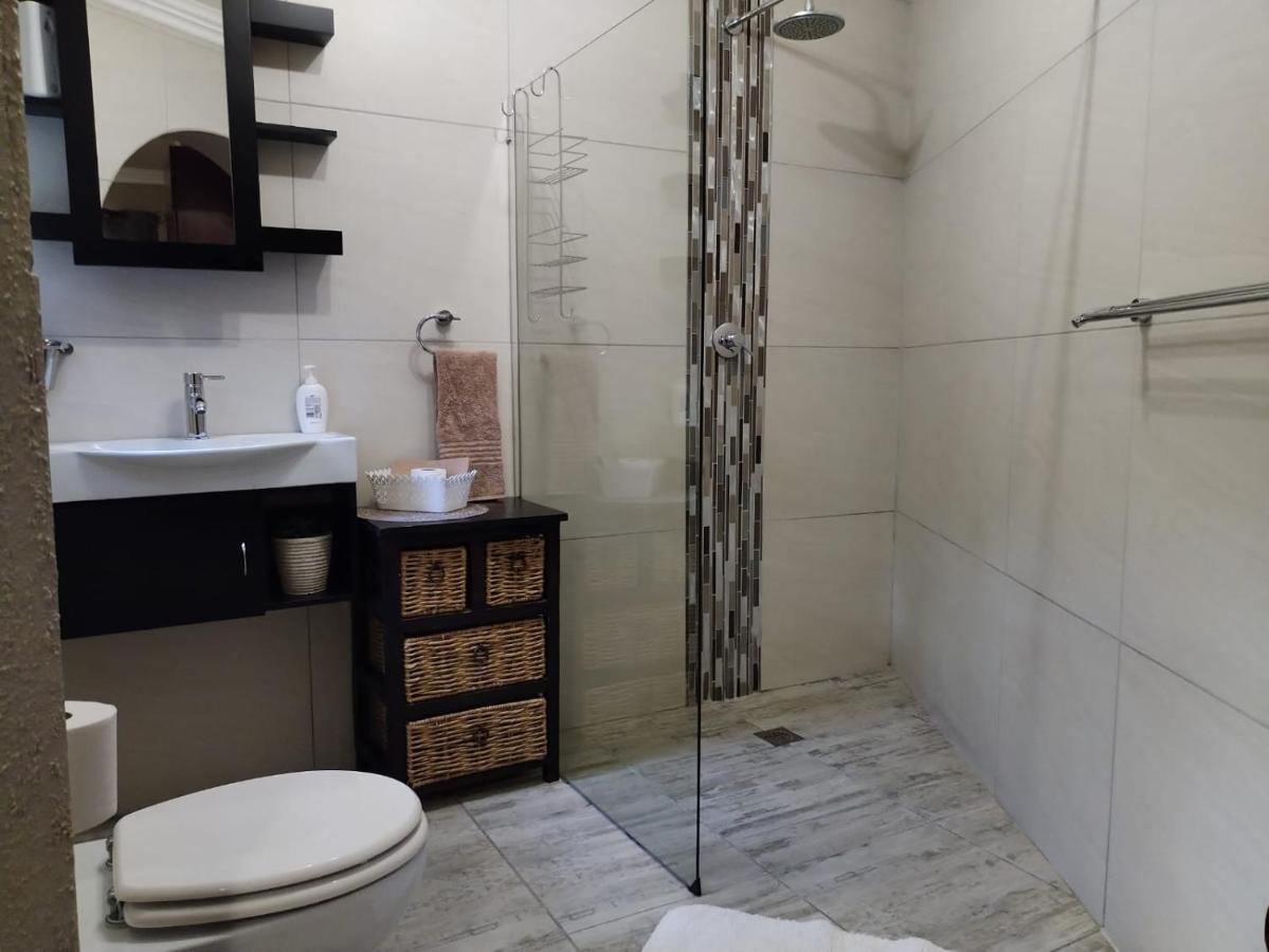 Villa Mariss Guesthouse Kraaifontein Luaran gambar