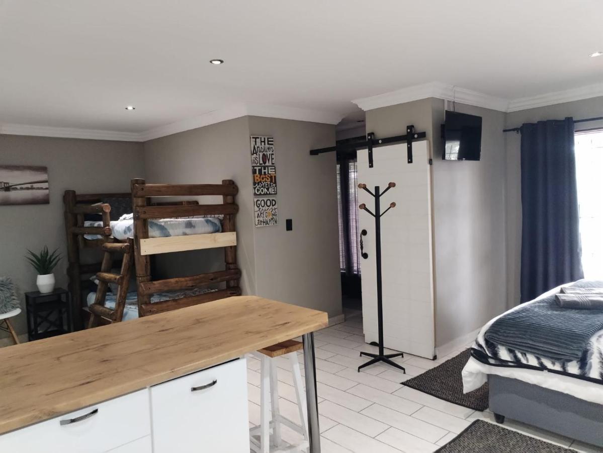 Villa Mariss Guesthouse Kraaifontein Luaran gambar